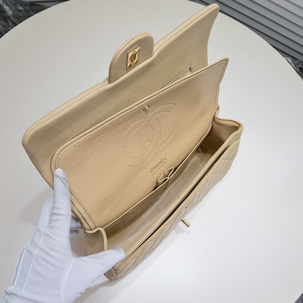 シャネルバッグ着用イメージ